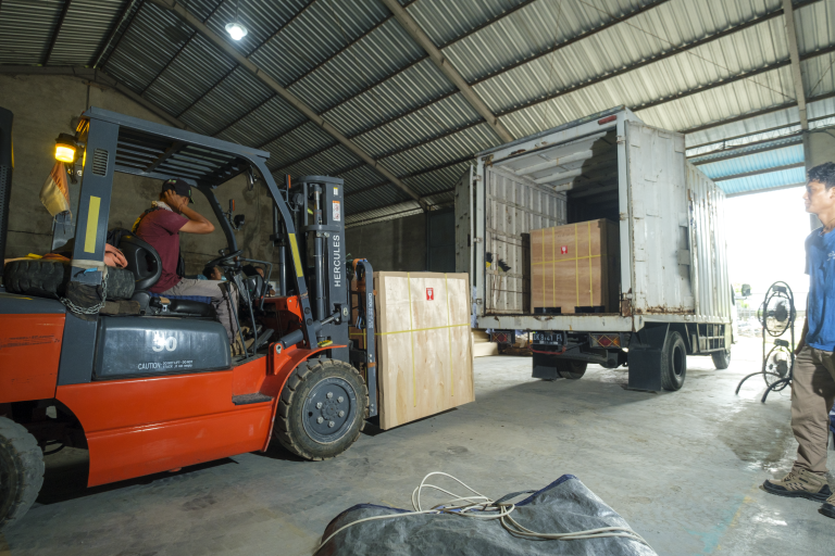 Shipping from Bali to Australia, the US and Europe: Routes, Times and What Changes