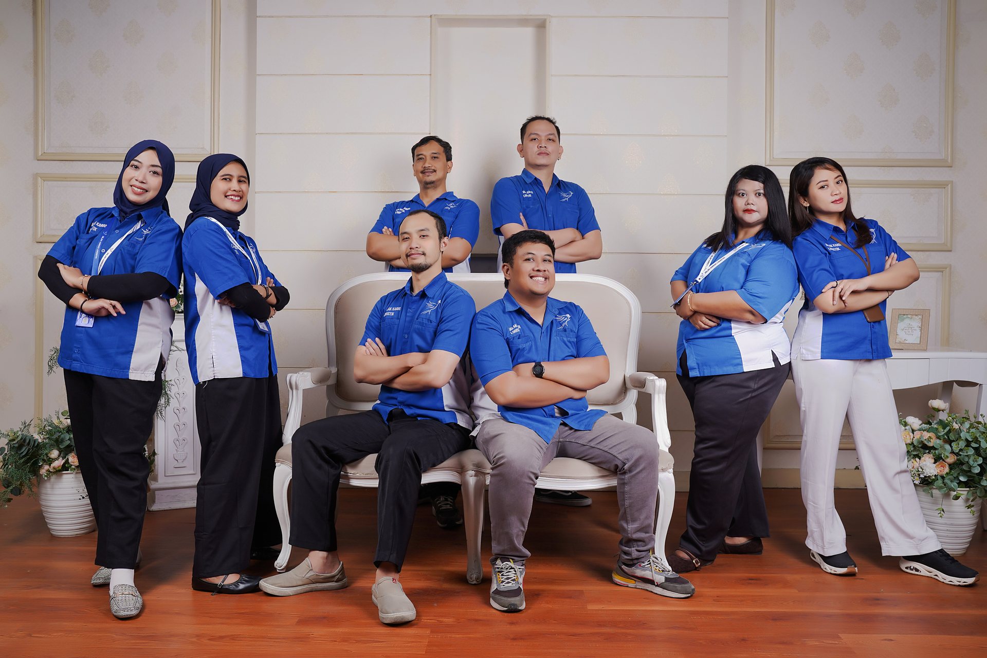 Our Yogyakarta team, ready to handle crafts and furniture shipments